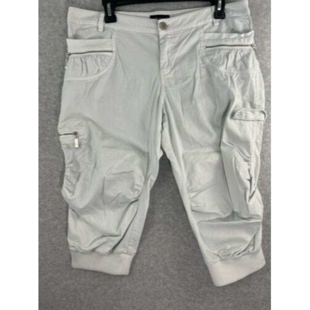 Color Swatch - Women's shorts (Cargo) - Capri / Size Large (Stretch)
